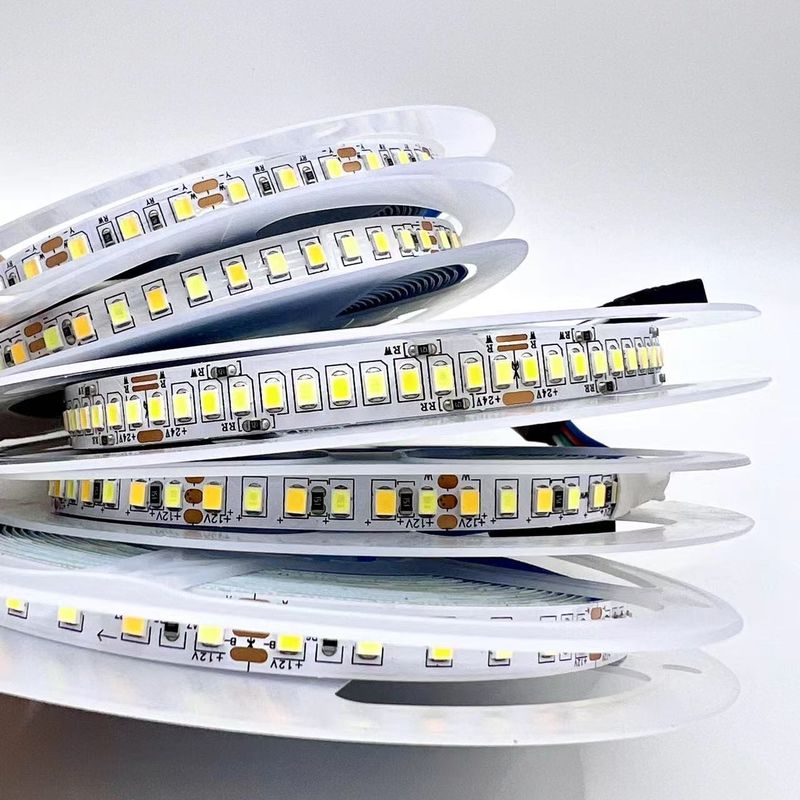 Larghezza regolabile del PWB della striscia 120leds/M 8mm di temperatura del colore LED di Smd 2835