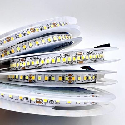 Larghezza regolabile del PWB della striscia 120leds/M 8mm di temperatura del colore LED di Smd 2835